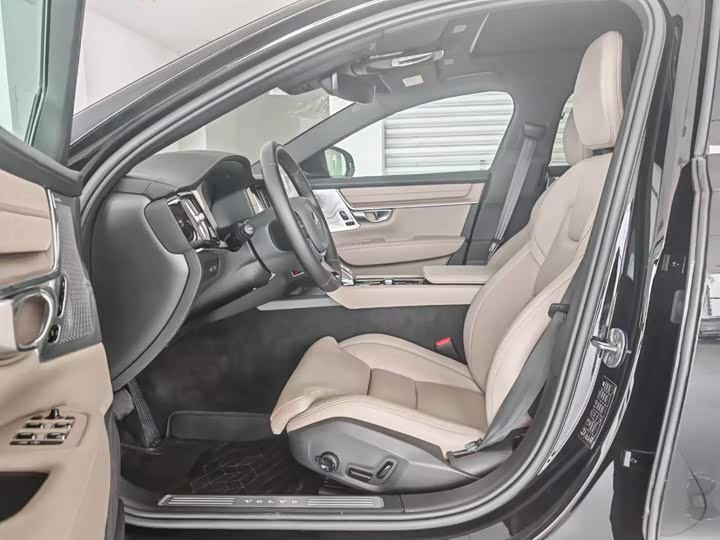 Volvo S90 Hybrid, 2025 — фото 8 из 9