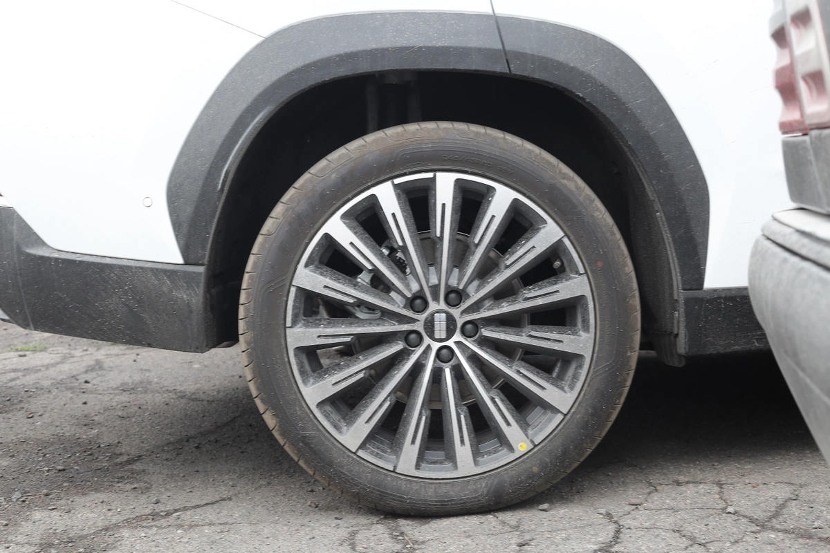 Geely Galaxy M7, 2026 — фото 3 из 7