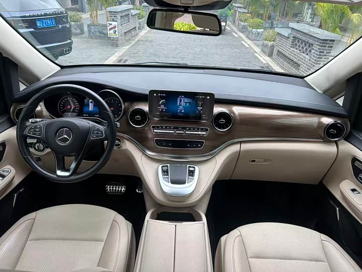 Mercedes-Benz V-Class, 2022 — фото 4 из 9