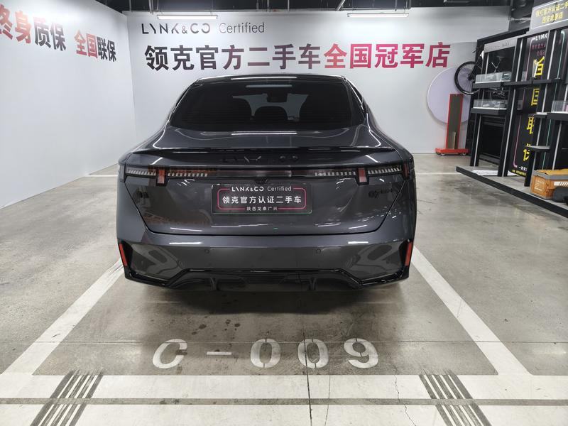 Lynk & Co 07 EM-P Hybrid, 2025 — фото 6 из 12