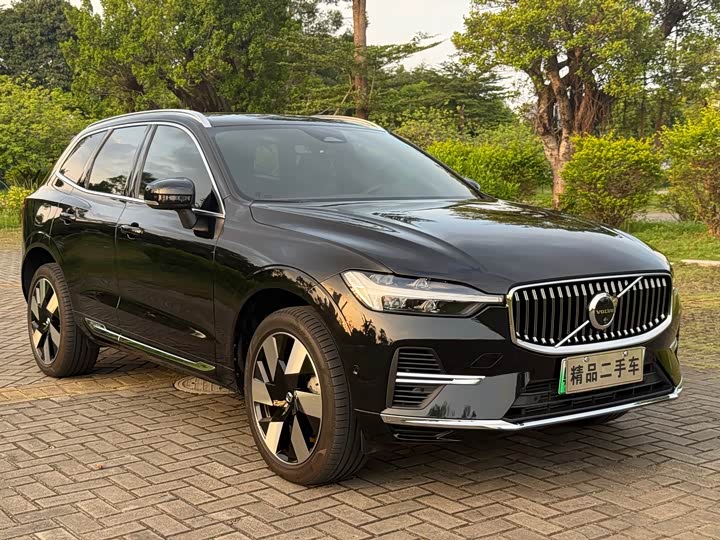 Volvo XC60 Hybrid, 2024 — фото 3 из 12
