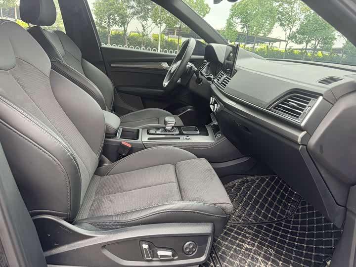 Audi Q5L Sportback, 2024 — фото 9 из 9