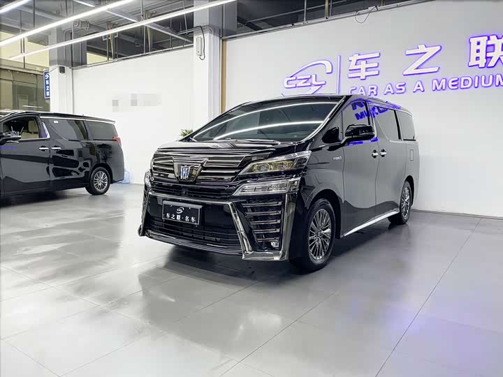 Toyota Vellfire, 2022 — купить в Калуге под ключ