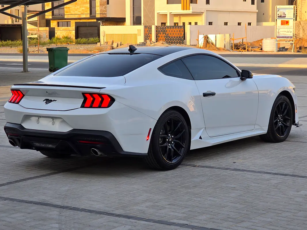 Ford Mustang, 2025 — фото 5 из 10