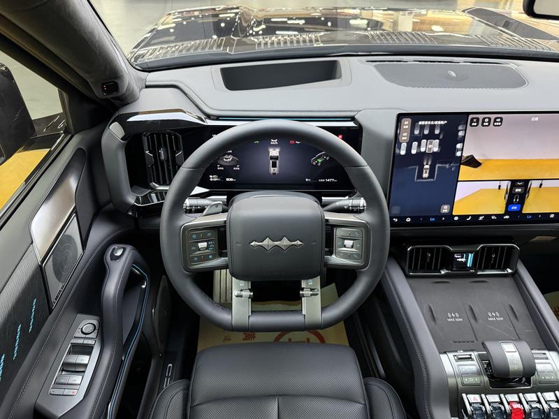BYD FangChengBao Leopard 8, 2025 — фото 6 из 10