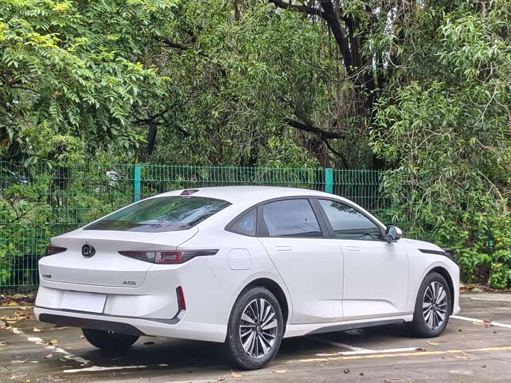 Changan Qiyuan (Nevo) A05, 2023 — фото 5 из 9