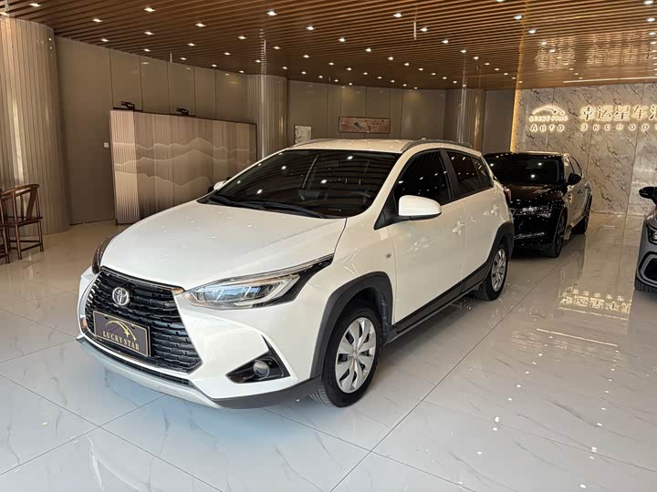 Toyota Yaris L Hatchback, 2022 — купить в Москве под ключ