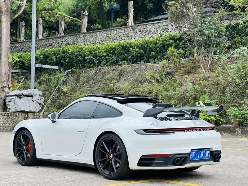 Porsche 911, 2022 — фото 4 из 8