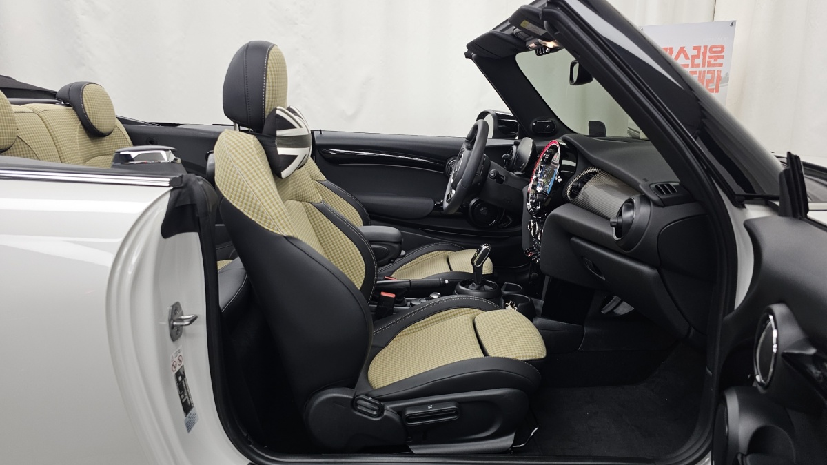 Mini Cooper Convertible, 2023 — фото 10 из 12
