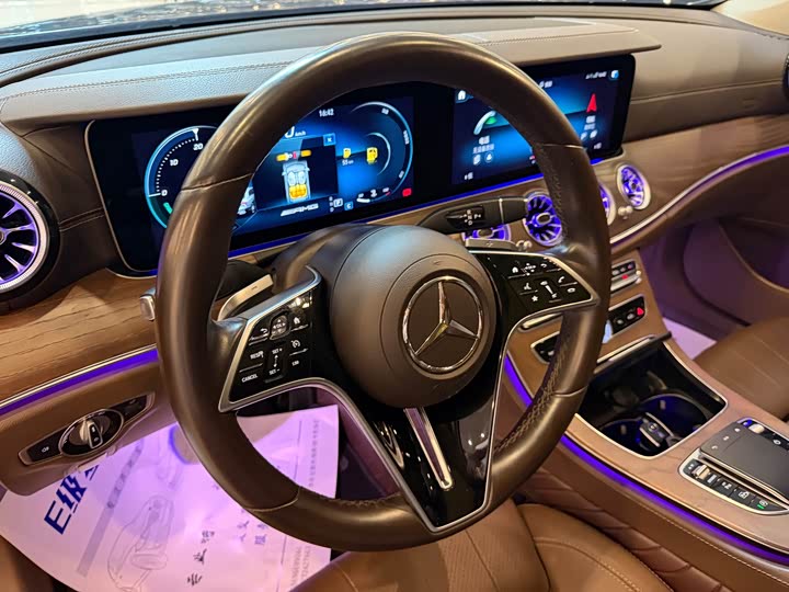 Mercedes-Benz E-Class, 2022 — фото 8 из 9