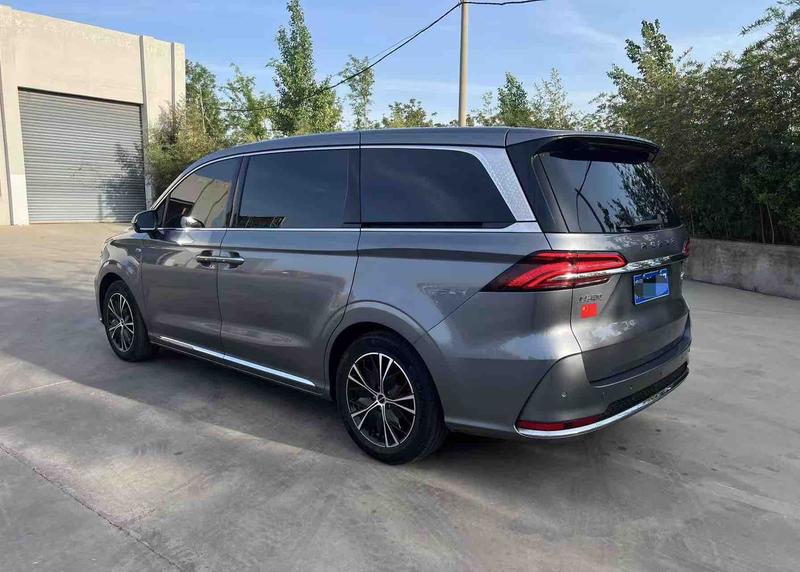 Roewe iMax 8, 2024 — фото 4 из 10