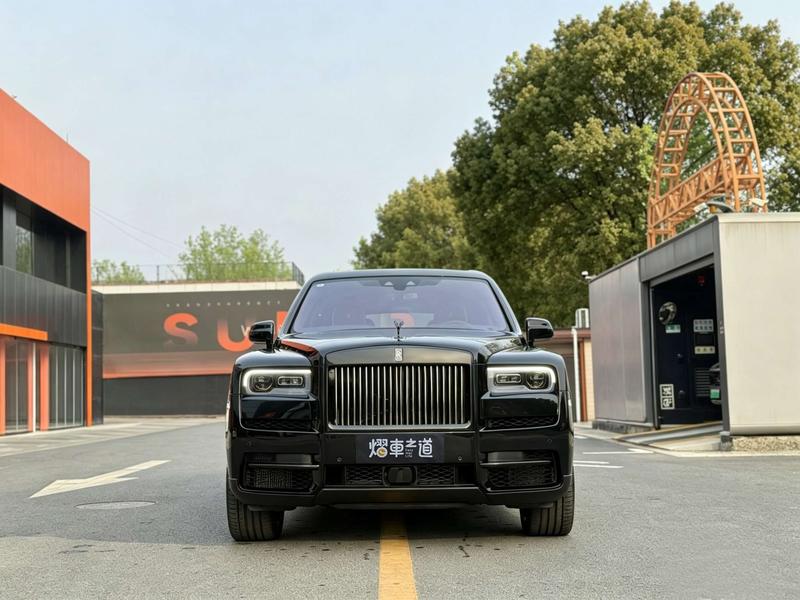 Rolls-Royce Cullinan, 2022 — фото 2 из 12