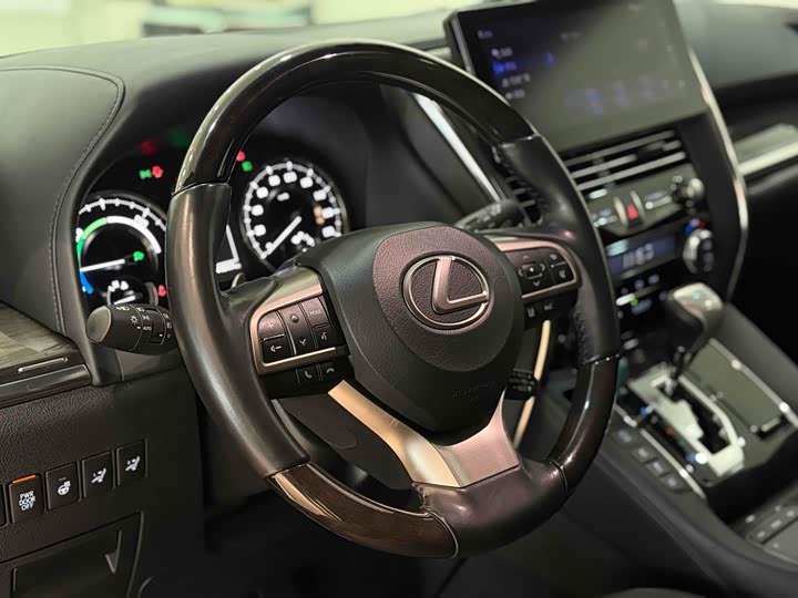 Lexus LM, 2022 — фото 10 из 12