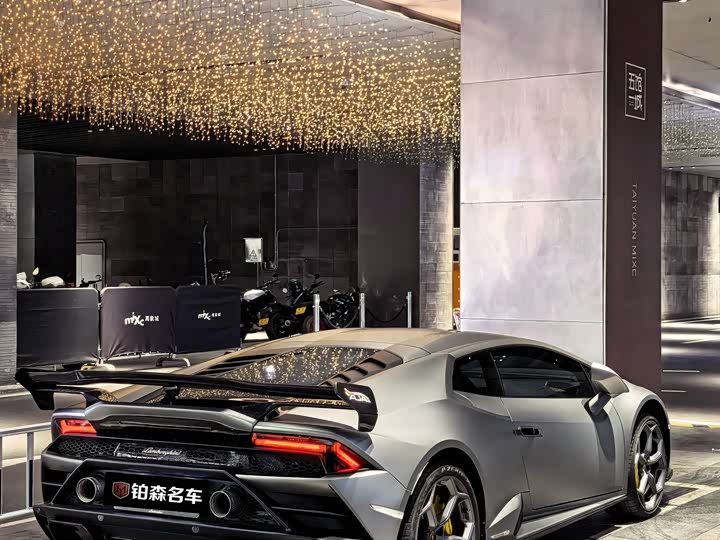 Lamborghini Huracán, 2023 — фото 5 из 7
