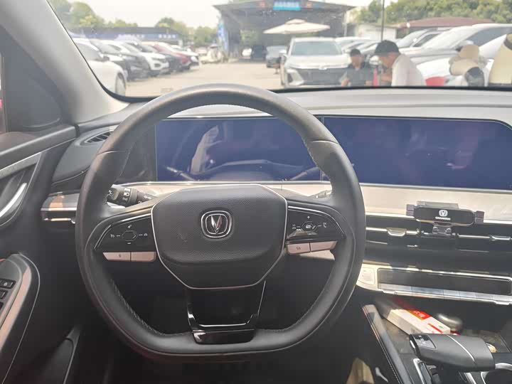 Changan Eado Plus, 2023 — фото 7 из 9