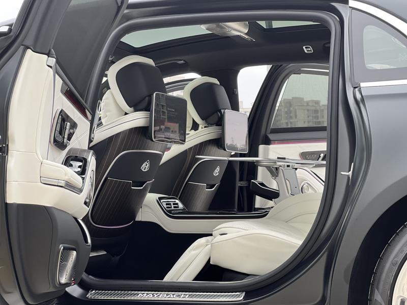 Mercedes-Benz Maybach S-Class, 2023 — фото 12 из 12