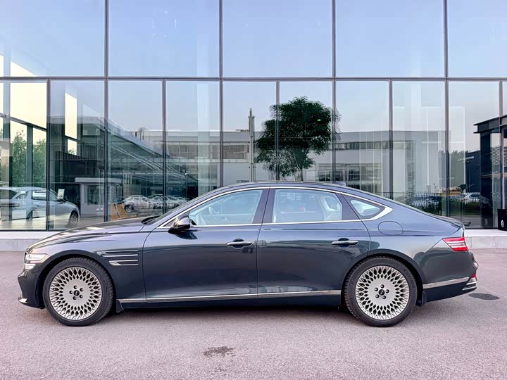 Genesis G80, 2025 — фото 3 из 9