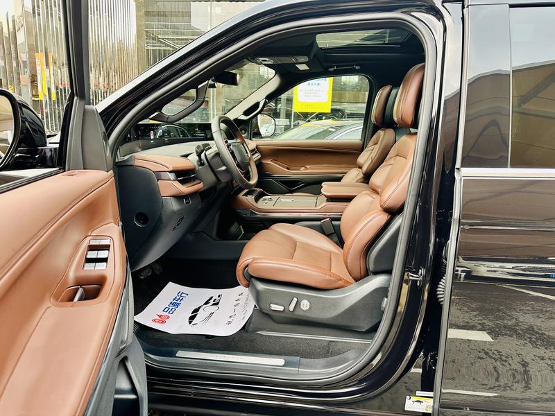 Lincoln Navigator, 2025 — фото 7 из 9