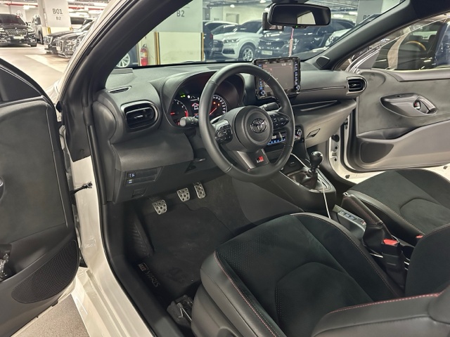 Toyota Yaris, 2021 — фото 11 из 12