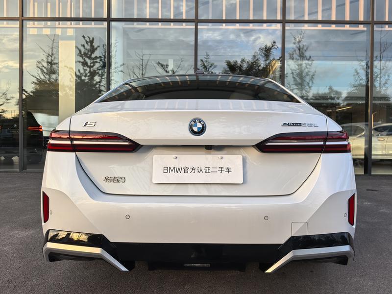 BMW i5, 2025 — фото 4 из 12