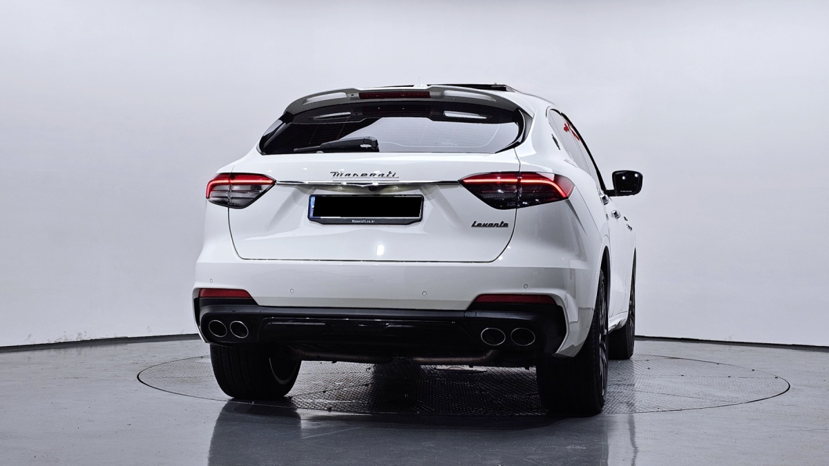 Maserati Levante, 2021 — фото 4 из 12