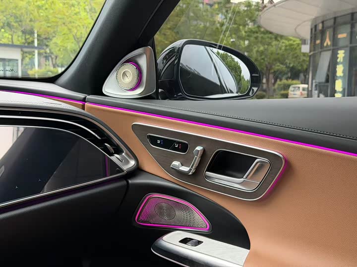 Mercedes-Benz E-Class, 2025 — фото 7 из 9
