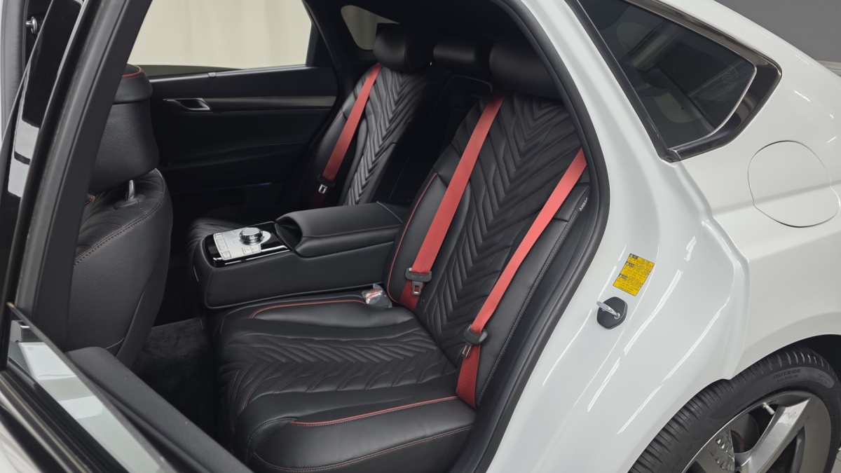 Genesis G80, 2025 — фото 12 из 12