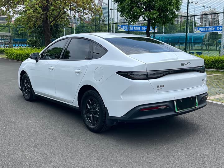 BYD Seal 05 DM-i Hybrid, 2025 — фото 5 из 9