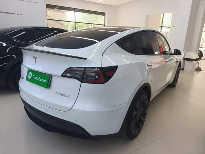Tesla Model Y, 2023 — фото 7 из 9