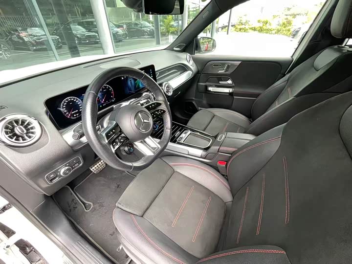 Mercedes-Benz GLB-Class AMG, 2025 — фото 7 из 9