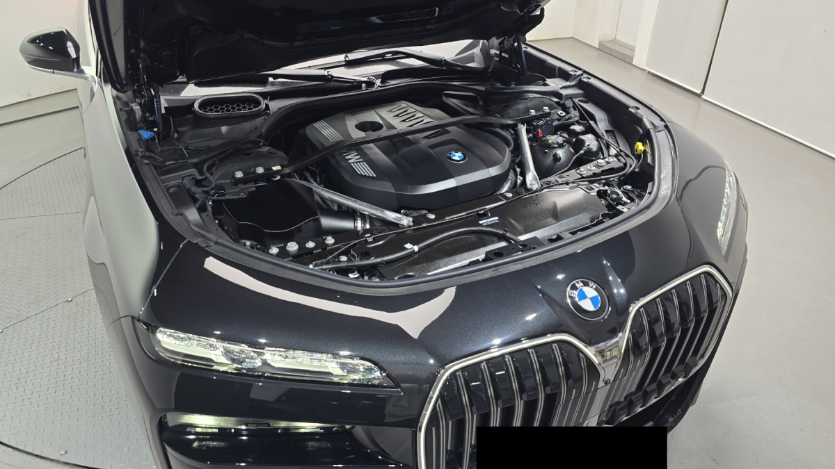 BMW 7 Series, 2025 — фото 6 из 12