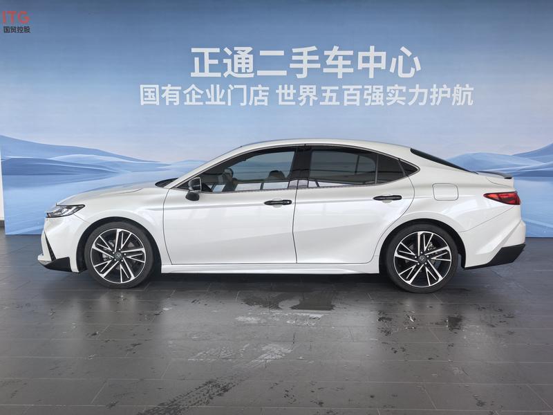 Toyota Camry, 2024 — фото 4 из 12