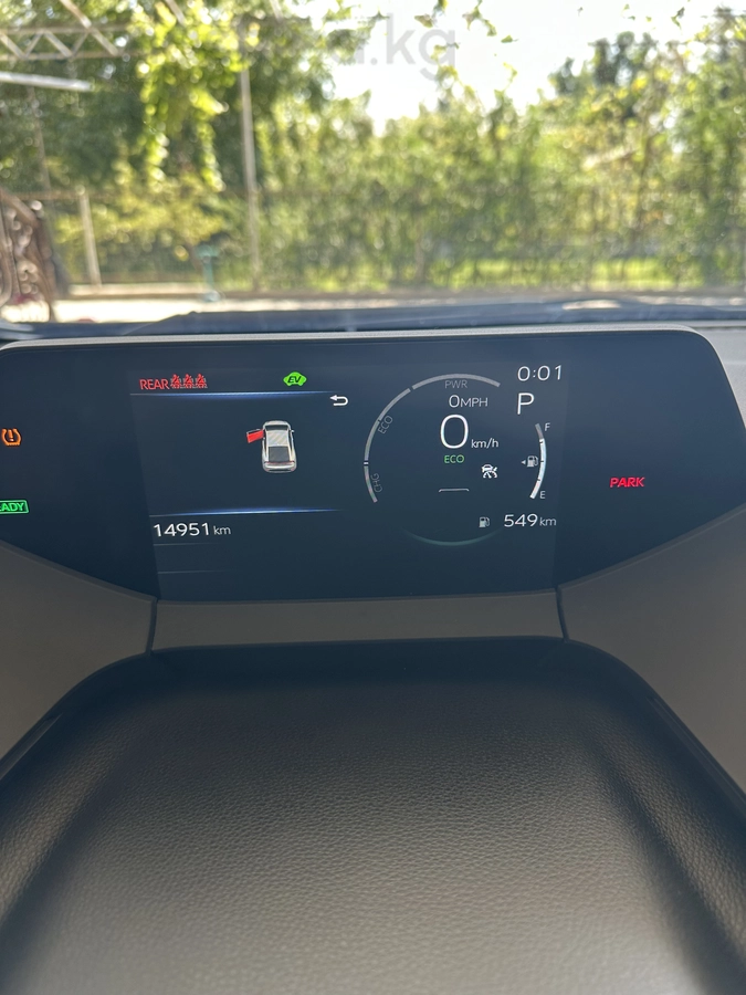 Toyota Prius, 2025 — фото 8 из 11