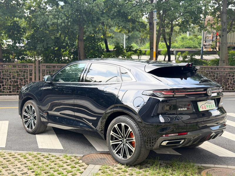 Changan UNI-K Hybrid, 2022 — фото 4 из 12
