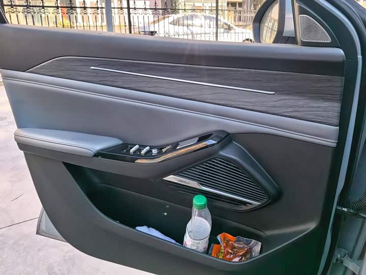 Geely Galaxy L6, 2025 — фото 7 из 9