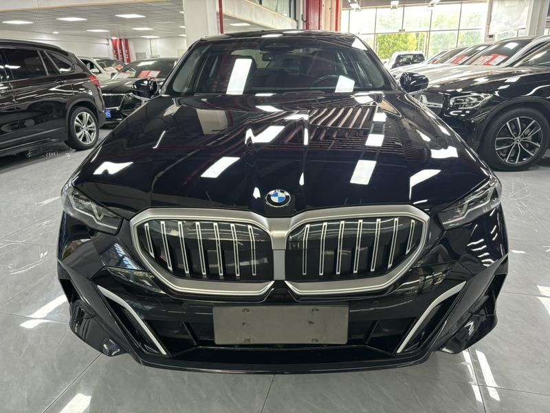 BMW 5 Series, 2025 — фото 2 из 12