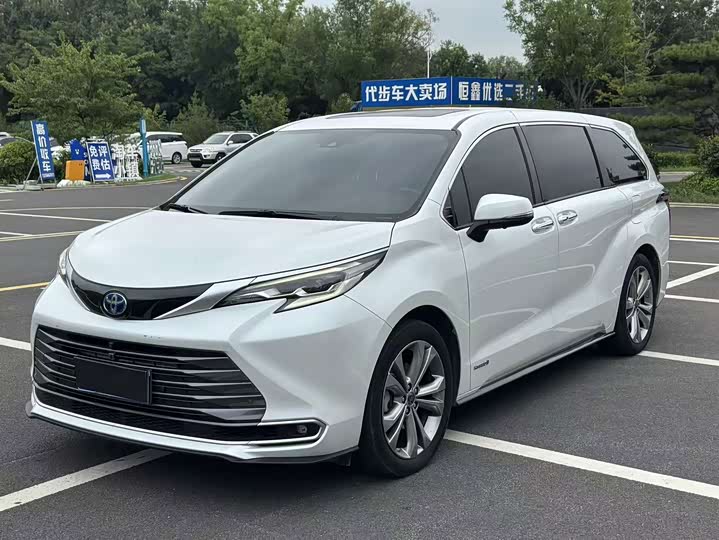 Toyota Sienna, 2023 — купить в Костроме под ключ