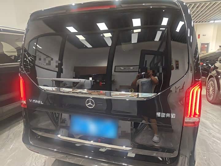Mercedes-Benz V-Class, 2024 — фото 4 из 9