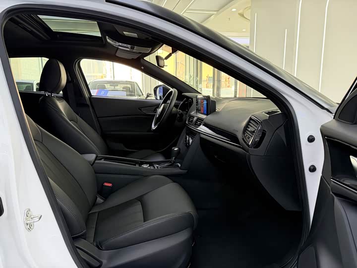 Mazda CX-4, 2023 — фото 6 из 9