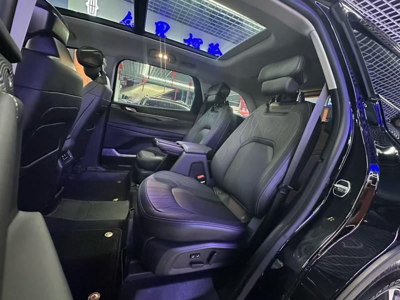 Ford Edge, 2025 — фото 7 из 8