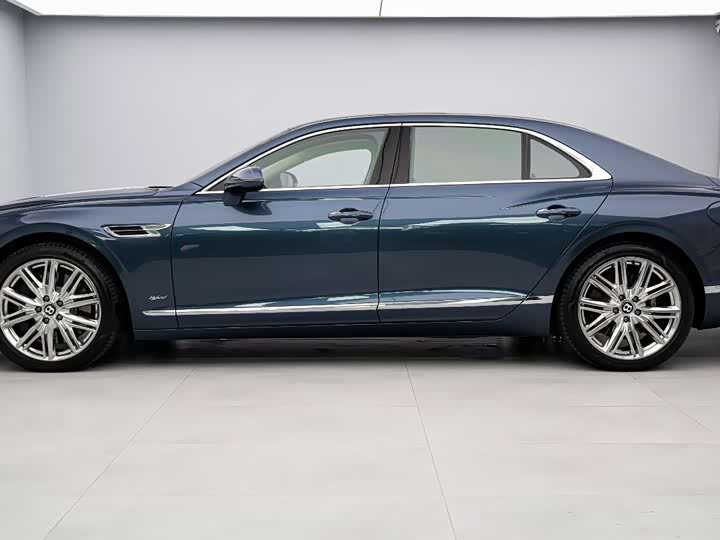 Bentley Flying Spur Hybrid, 2022 — фото 8 из 9