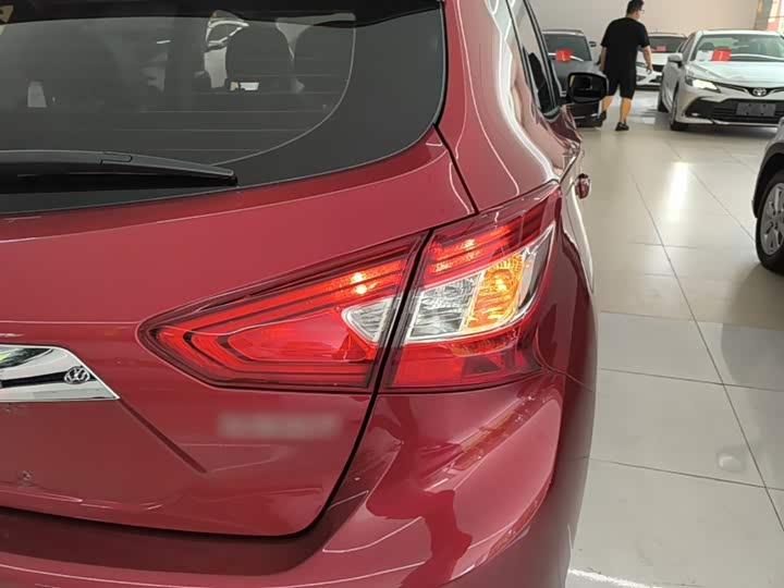 Nissan Tiida, 2022 — фото 8 из 9