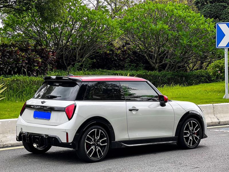 Mini Mini JCW, 2024 — фото 7 из 12