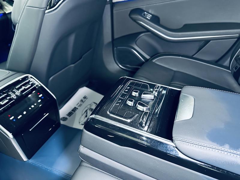 Hongqi H9, 2022 — фото 12 из 12