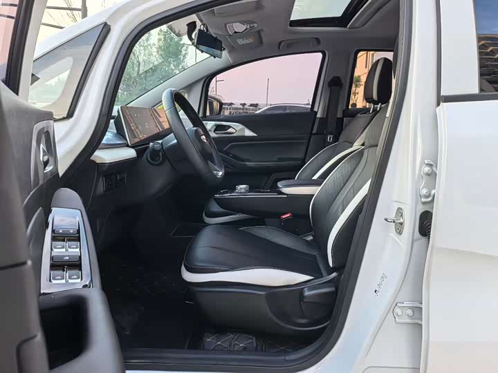 Geely Geometry E Firefly, 2022 — фото 4 из 9