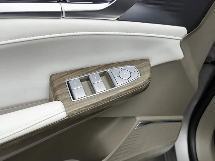 Roewe RX9, 2024 — фото 9 из 9