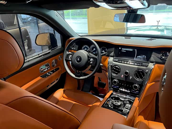 Rolls-Royce Cullinan, 2024 — фото 9 из 9