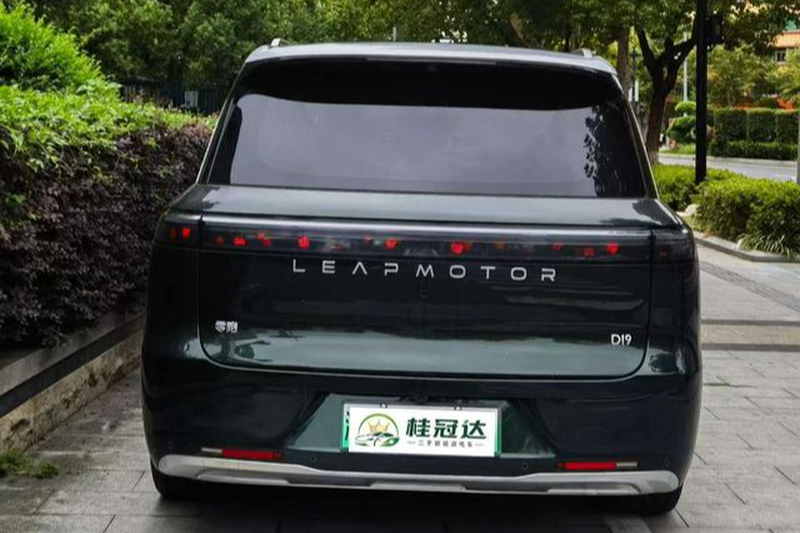 Leapmotor D19, 2026 — фото 4 из 9