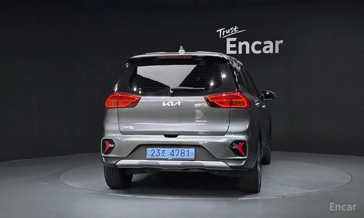 Kia Niro, 2022 — фото 4 из 12