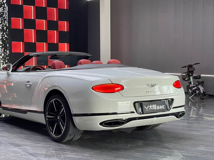 Bentley Continental GT, 2023 — фото 6 из 9